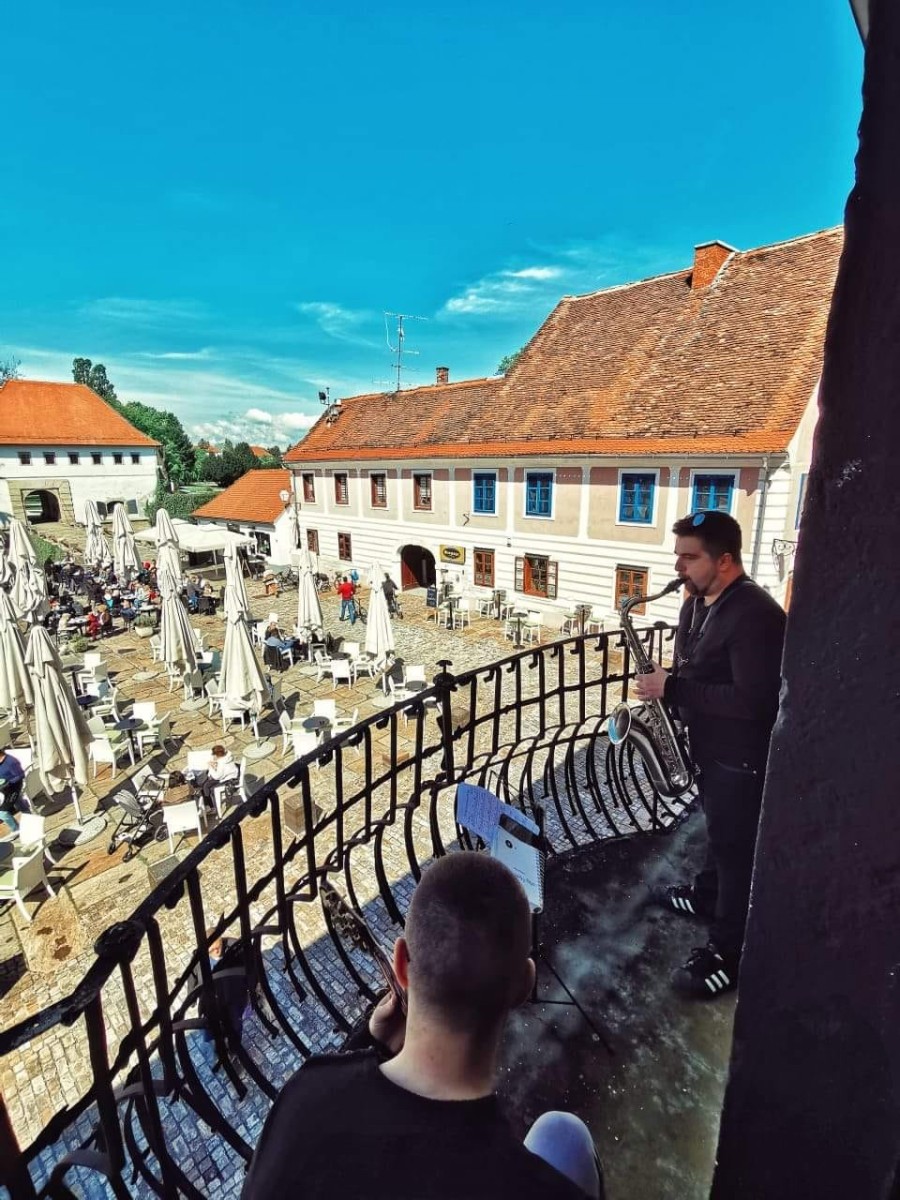 glazba na balkonima