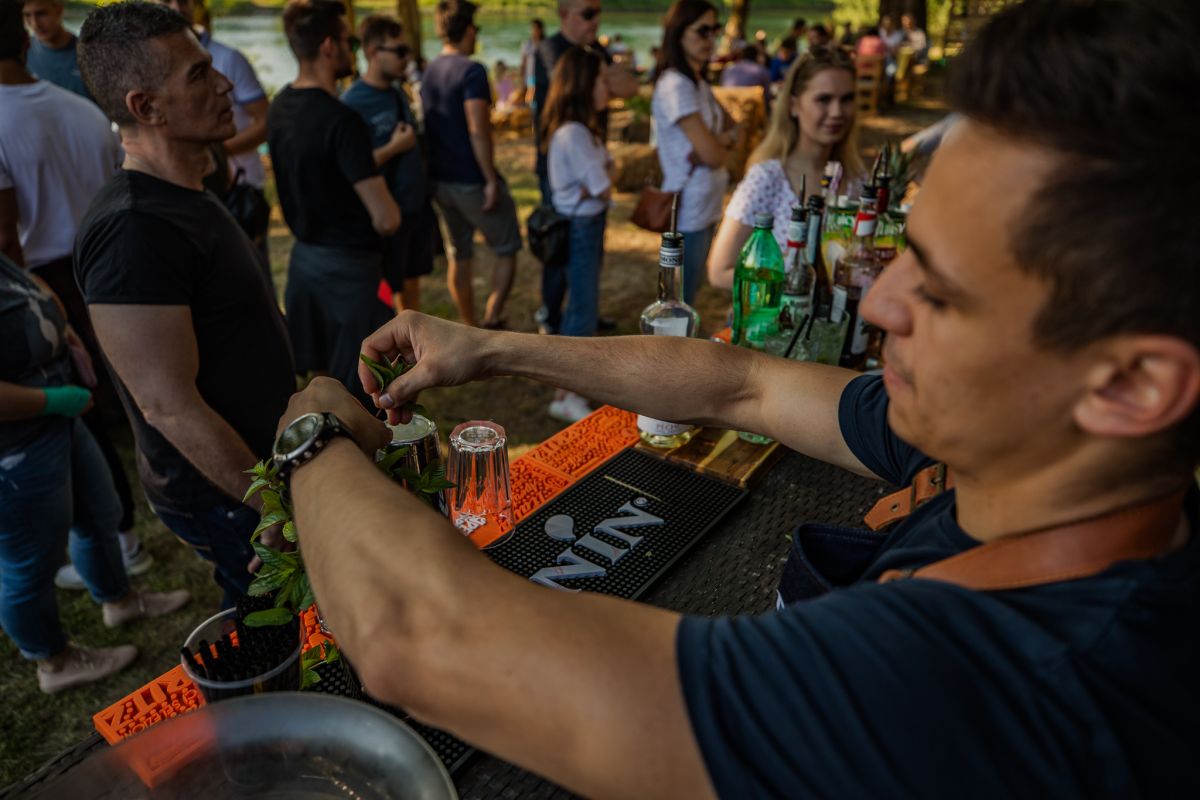 dnevni boravak na rijeci