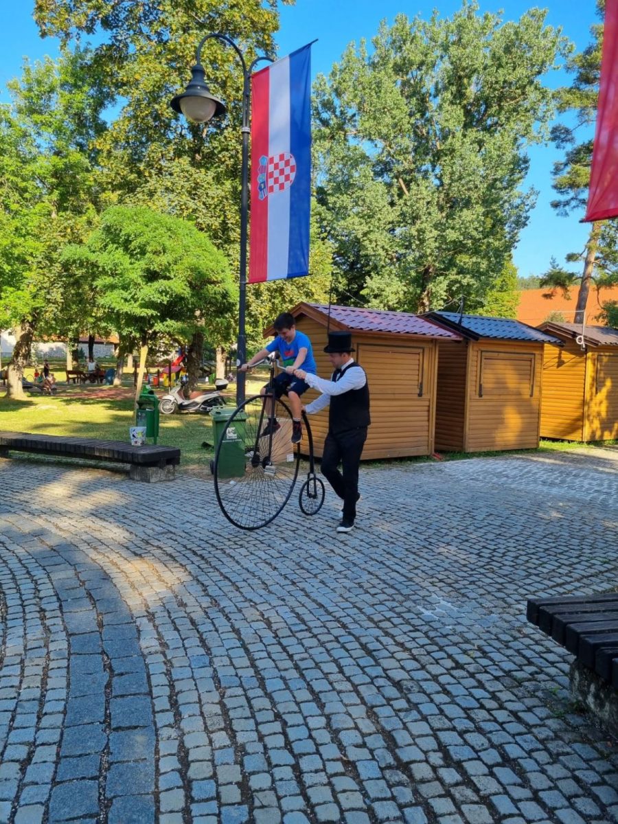 stari bicikl otočac