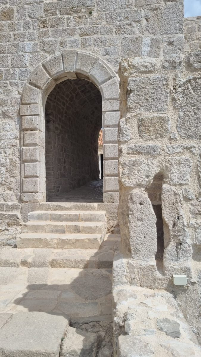 klis