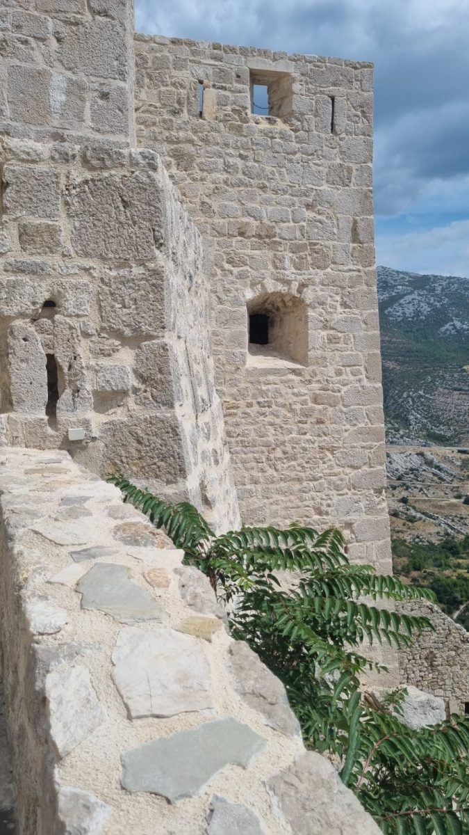 klis