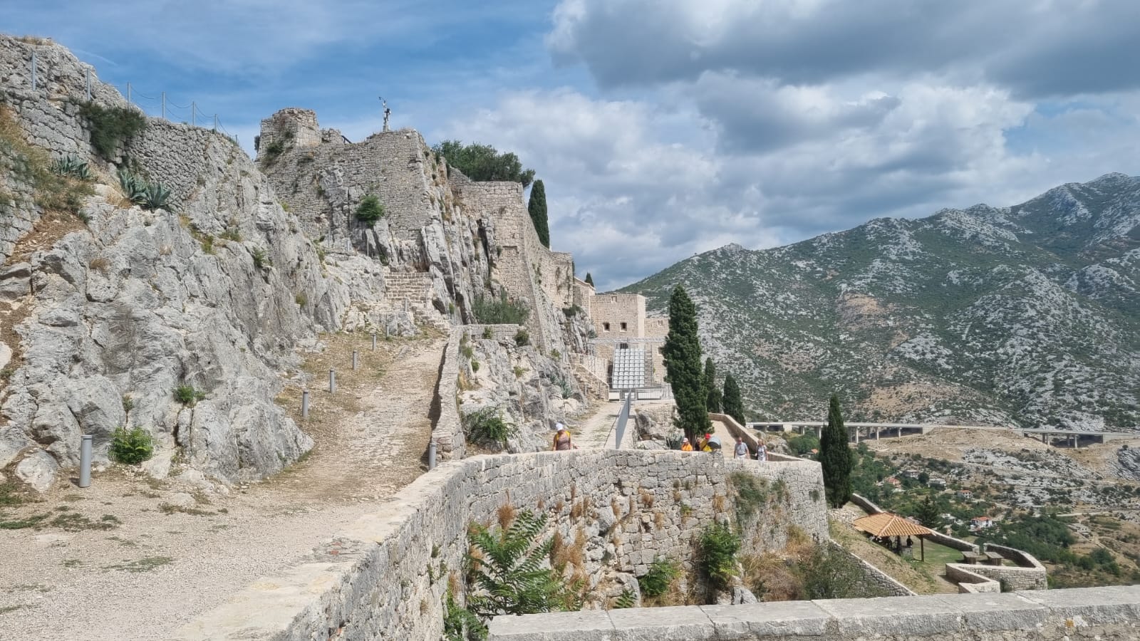 klis