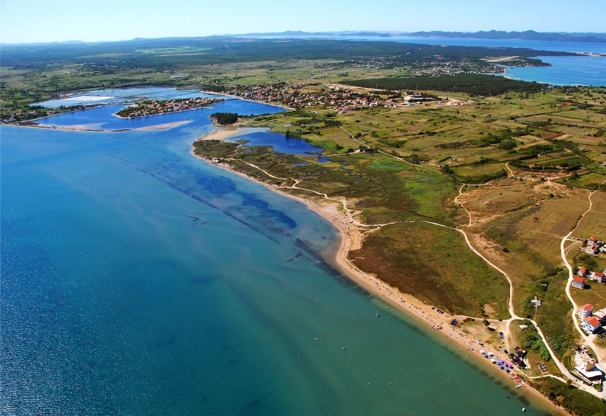 Kraljičina plaža s ljekovitim blatom, Nin