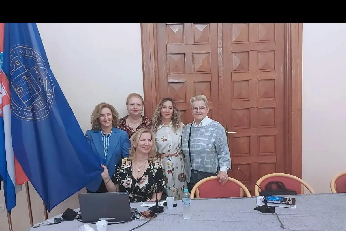 Ovo je priča o Heleni Tomas, Zagrepčanki koja nadahnjuje i čija ljubav i volja za životom pobjeđuje sve prepreke