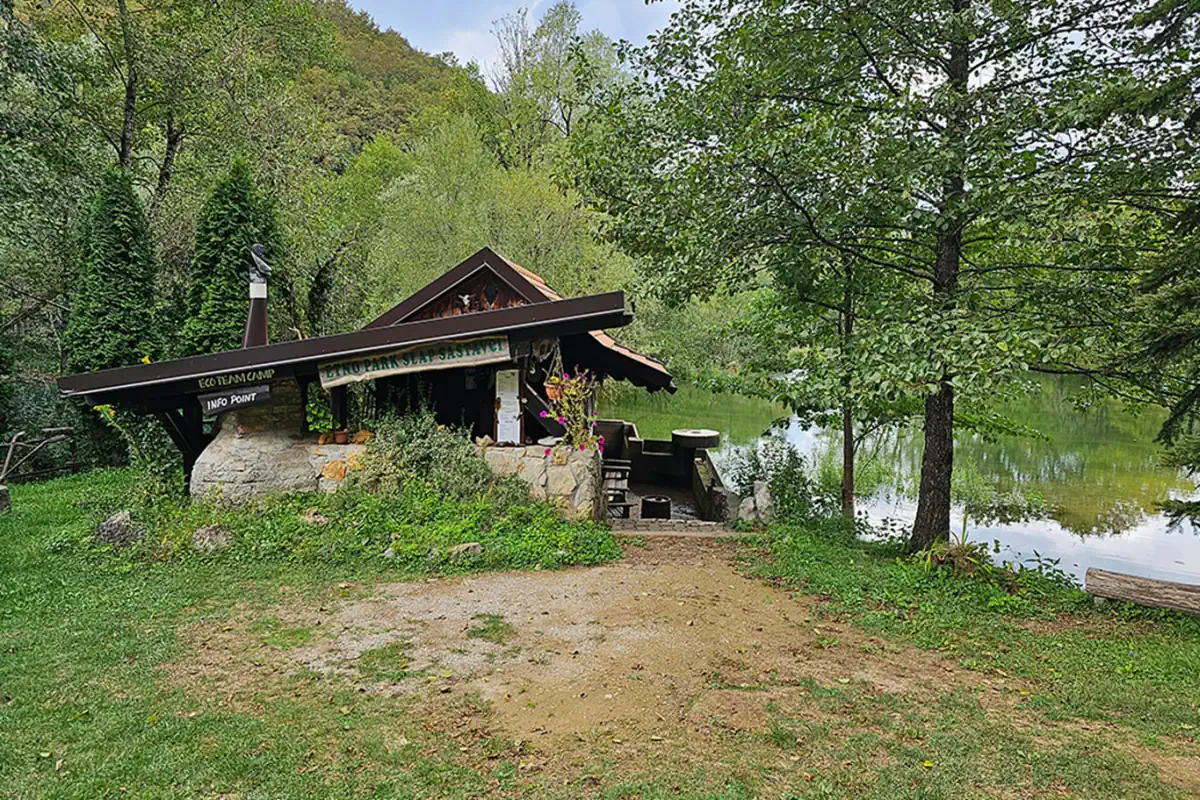Etno park Slap Sastavci