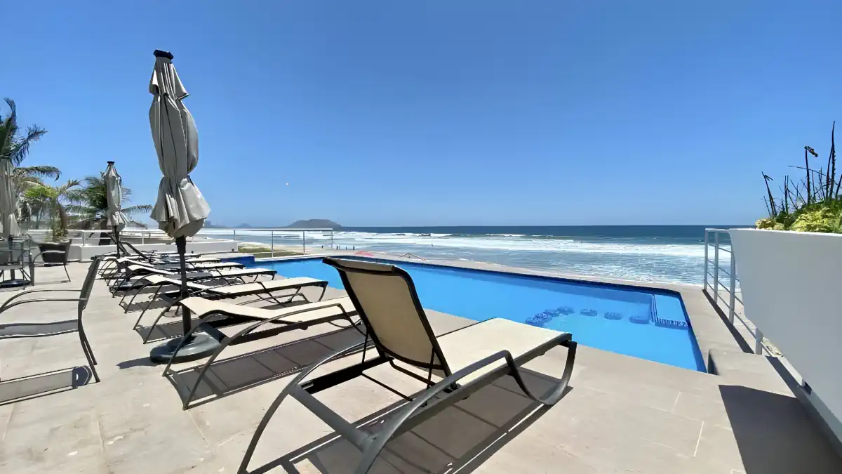 Brujas Tower Beach Resort