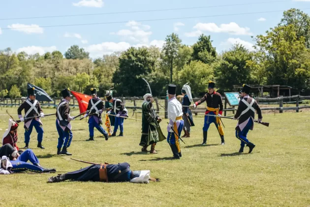 tragom pro&scaron;losti