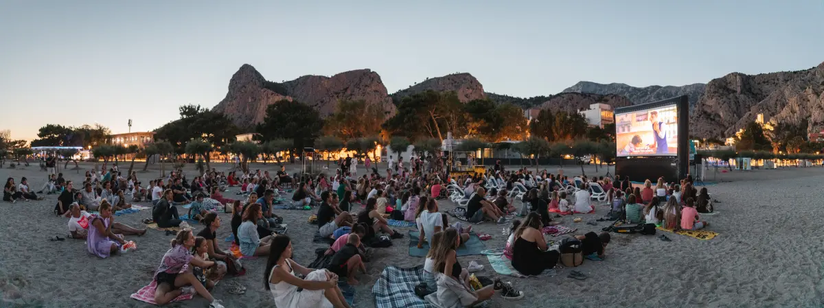 Moonscreen Cinema
