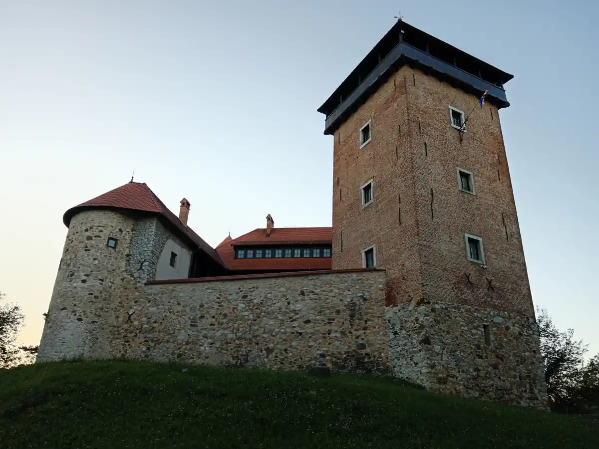 kaštel dubovac karlovac