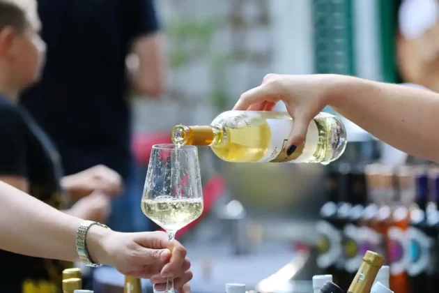 vino makarska rivijera