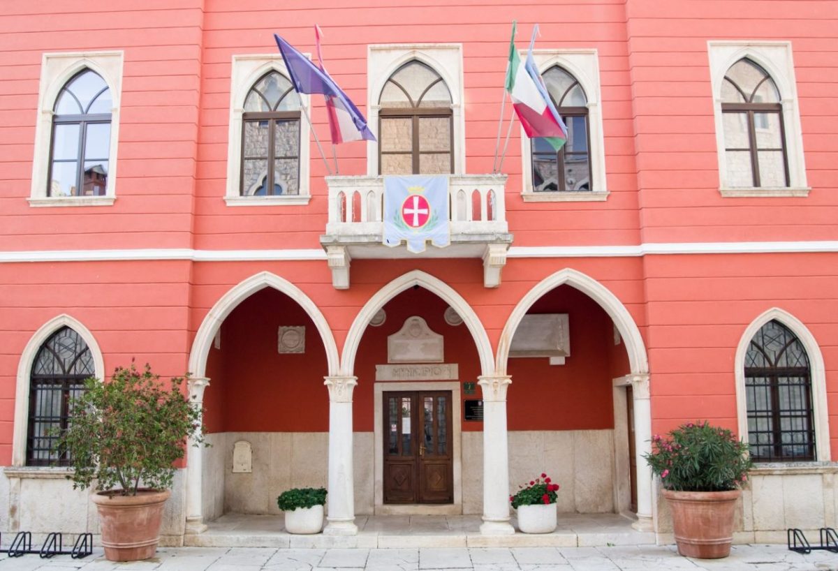 Bale Istra, gradska palača
