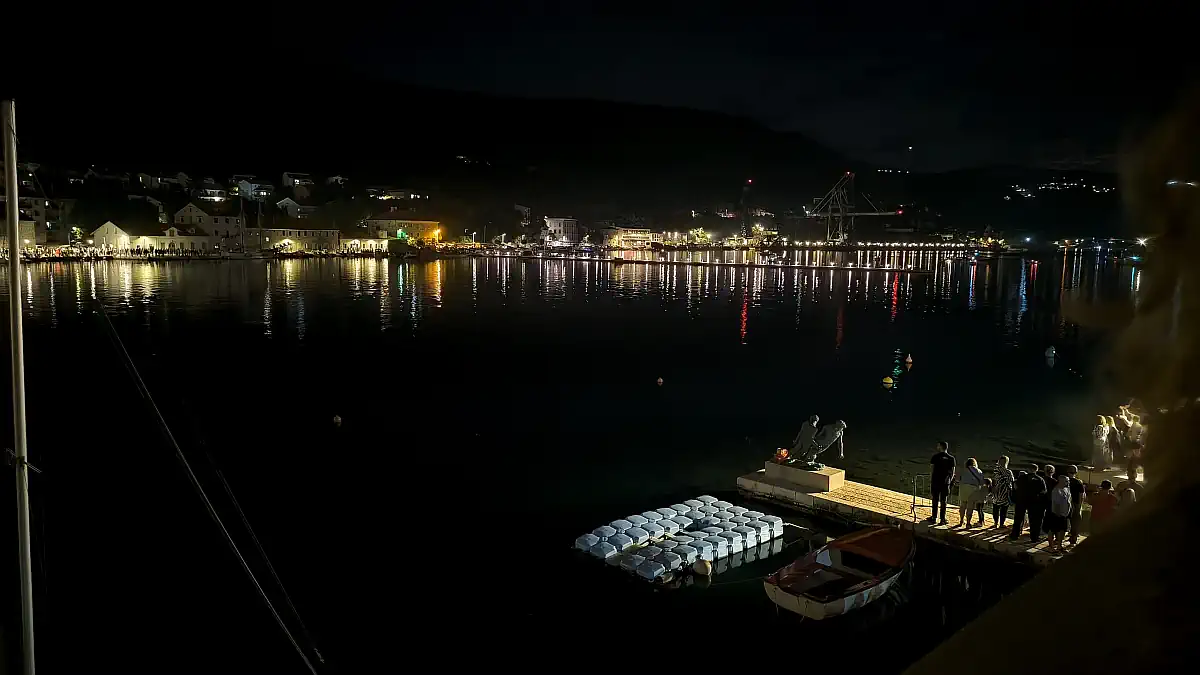 bakar noću