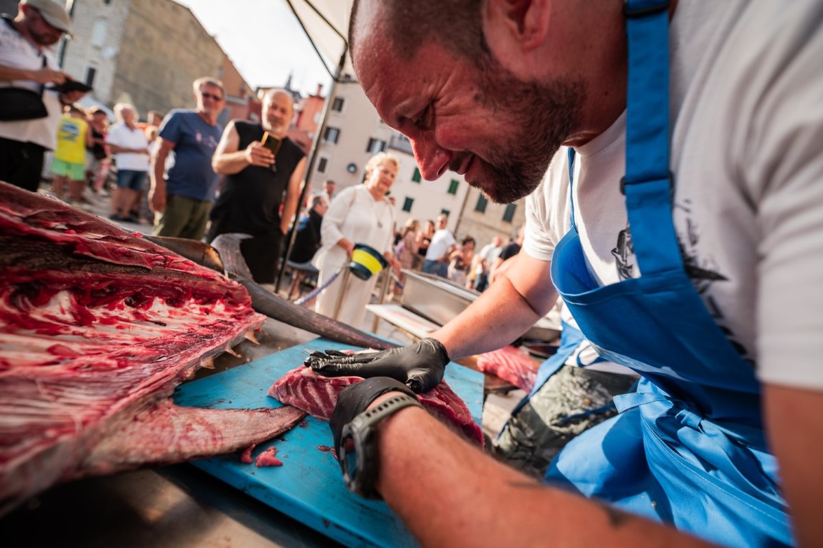 „Filetiranje 160 kg tune na Tunafestu Rovinj 2025“