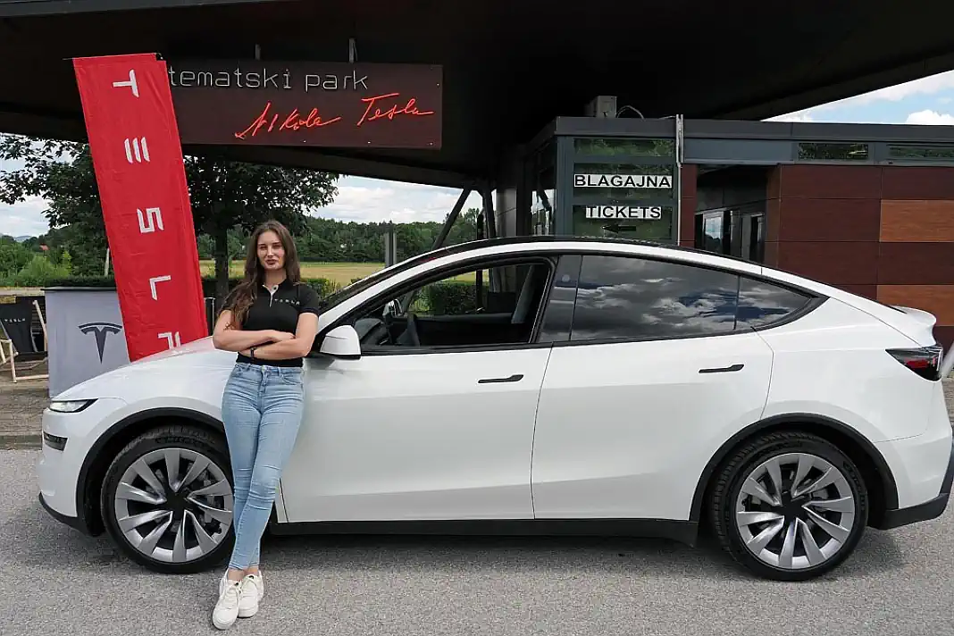 tesla automobil