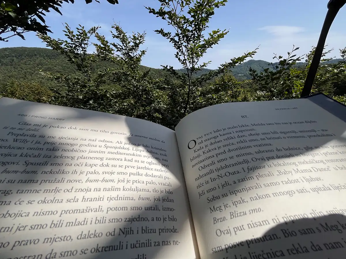 knjiga u prirodi
