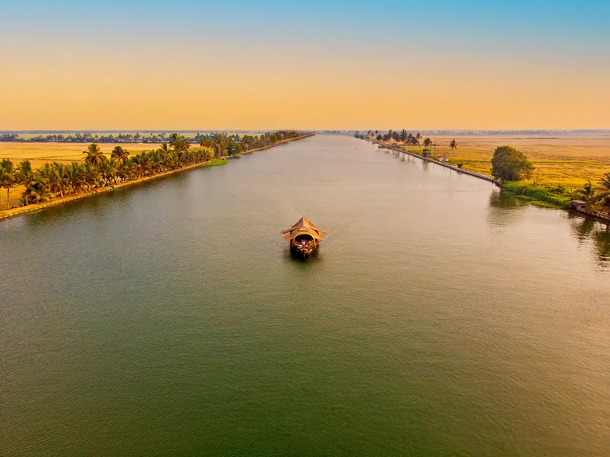spice coast houseboat