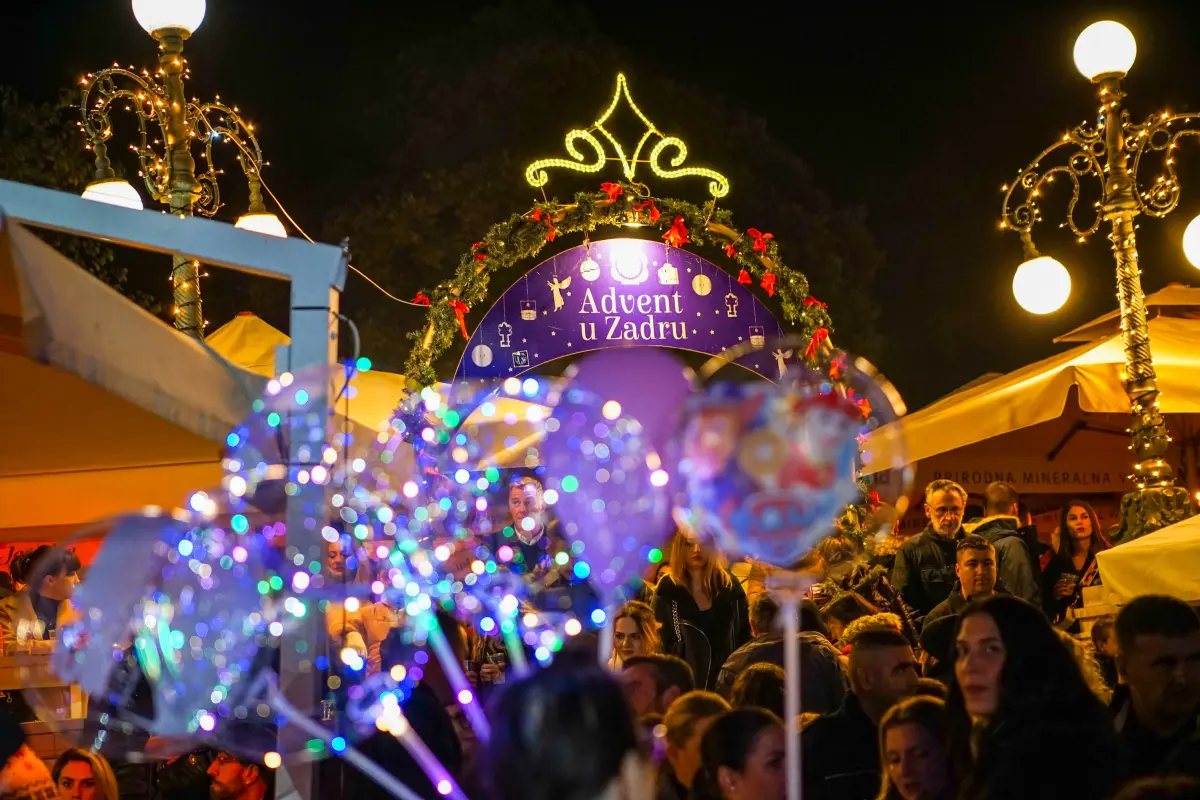 Otvorenje Dalmatino Advent u Zadru 24.11.2022, Foto Marin Gospić