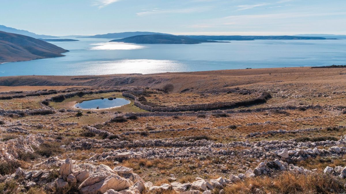 Baška mrgari pogled more suhozid