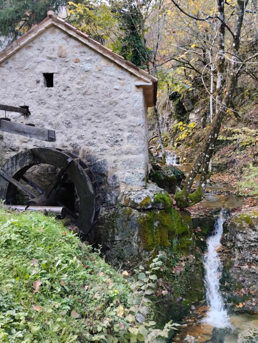 Trebišća Perun, Mošćenička Draga, mlin, potok