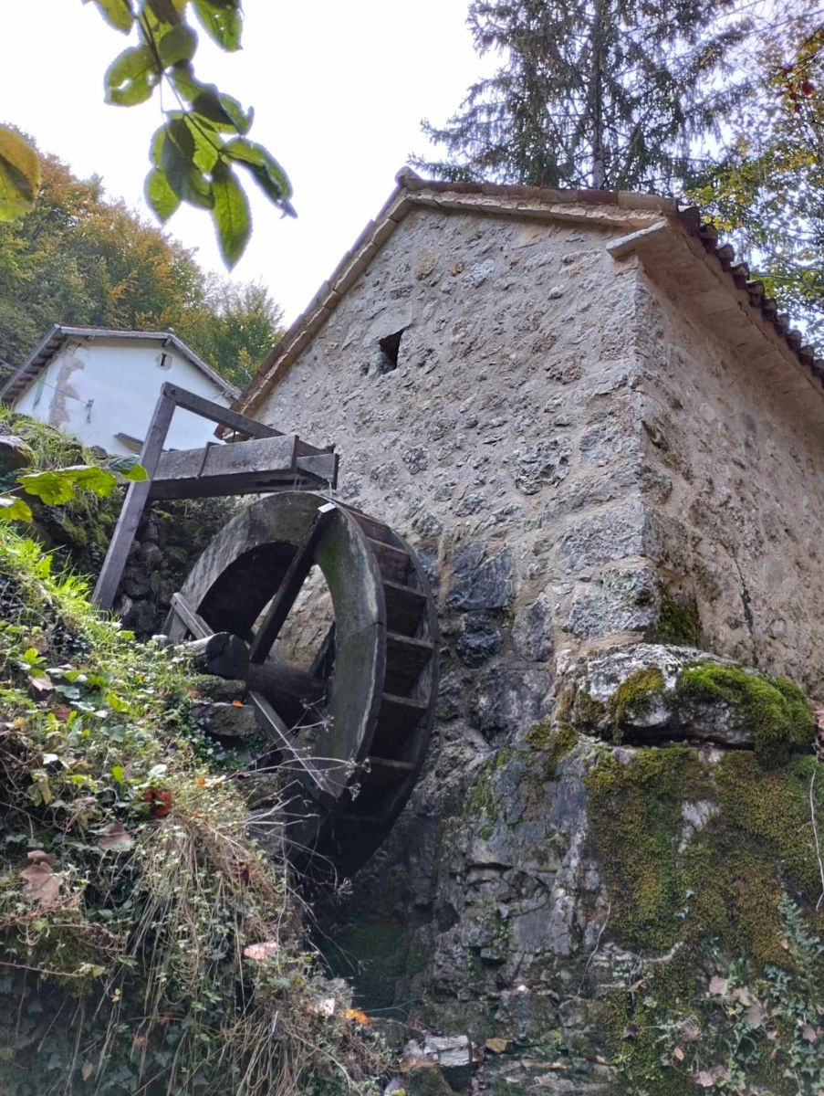 Trebišća Perun, Mošćenička Draga, mlin