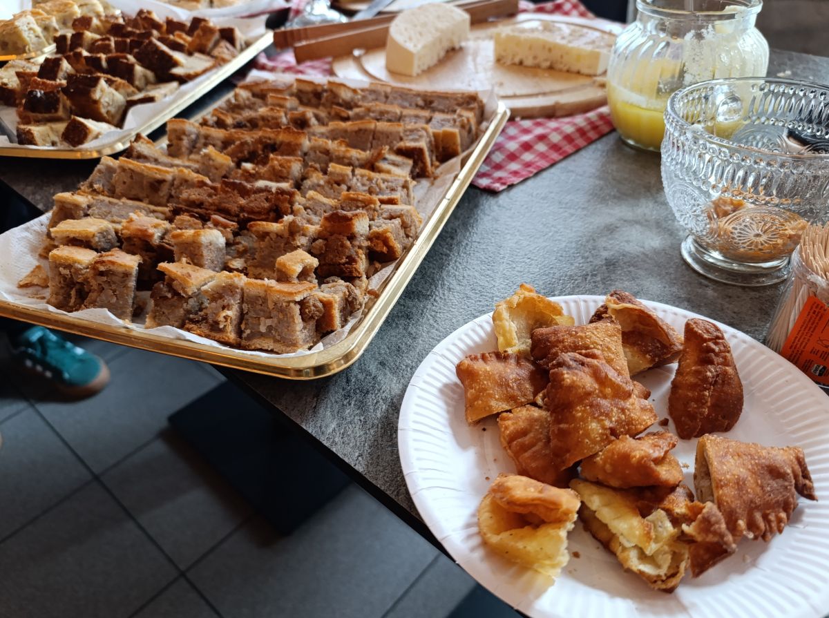 Slastičarnica Zvončarnica, tradicijske slastice, hrana