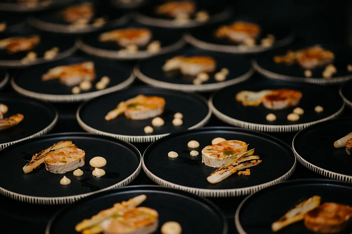 5 chefs dinner food
