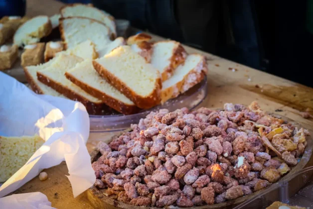 Atmosfera na MarsOvci uz vatru i janjetinu na plaži Jadra, Novalja, pag