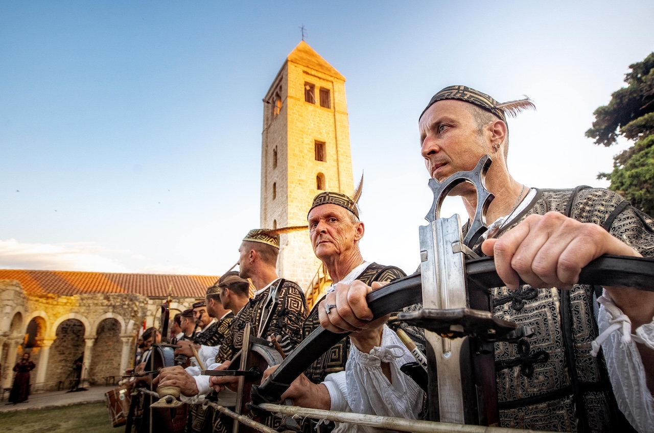Rab and the legend of St. Christopher: the story of the arrows that ...