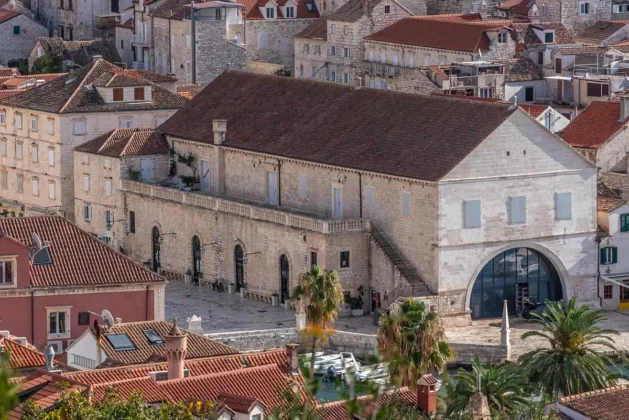 grad Hvar