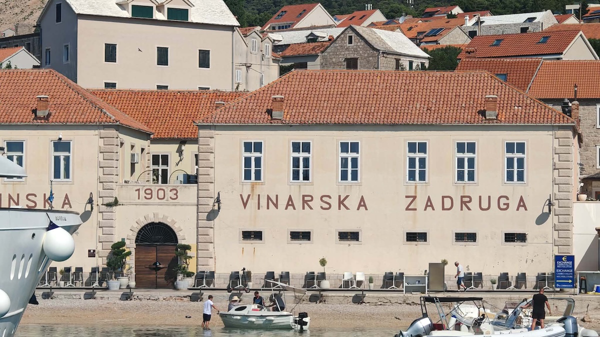 vinarska zadruga bol brač
