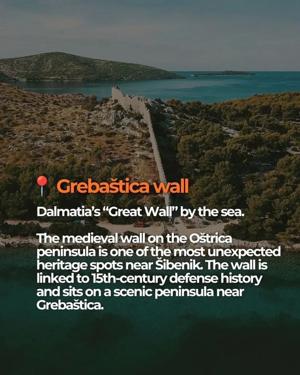 Grebaštica iz zraka s pogledom na Jadransko more