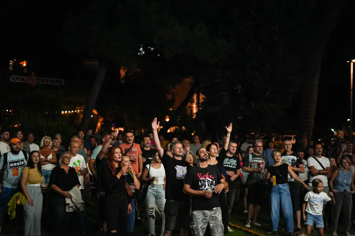 Modro i zeleno Makarska