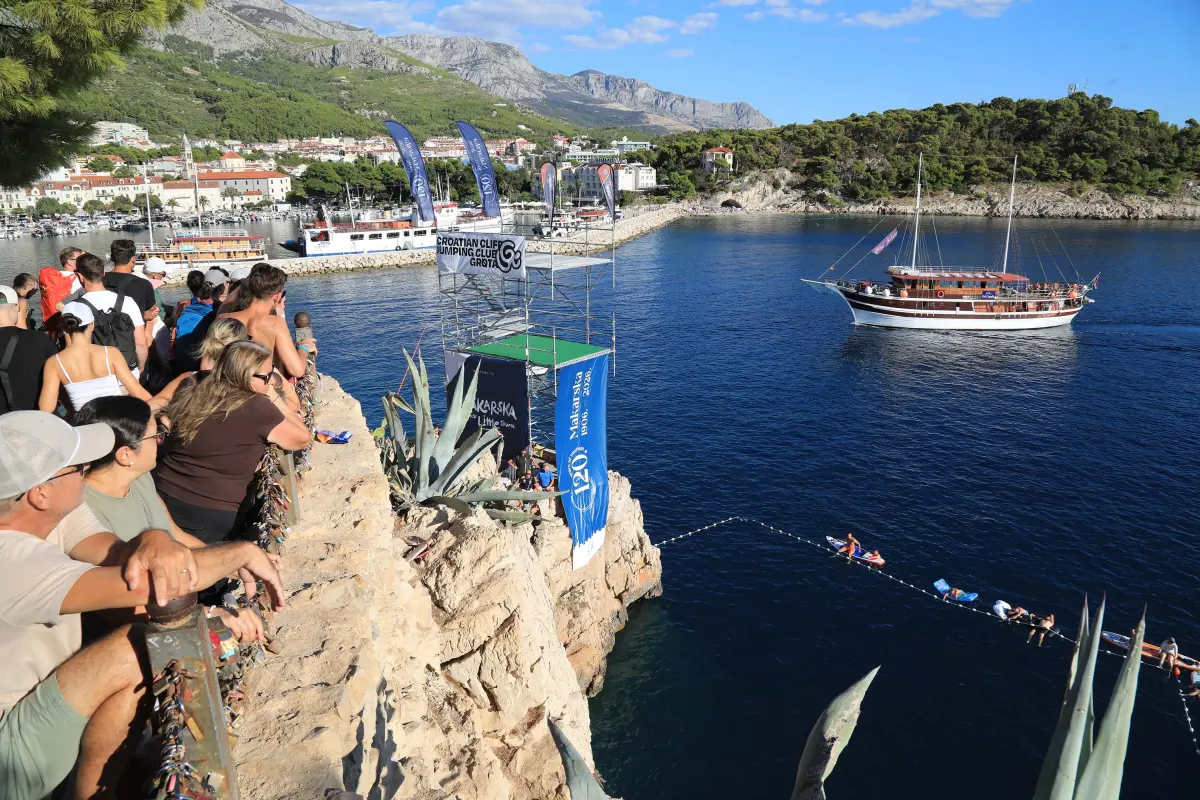HROW Event Makarska – cliff jumping skokovi s Grote na poluotoku Sveti Petar