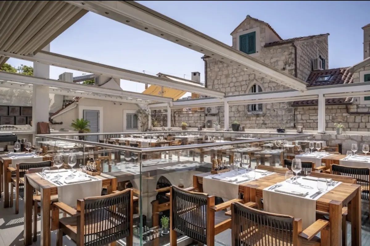 Passarola Hvar