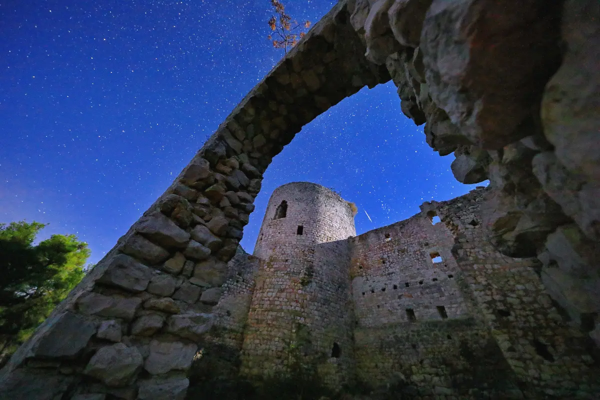Tvrđava Kličevica, Ravni kotari, Leonardo Da Vinci, dalmacija,. benkovac