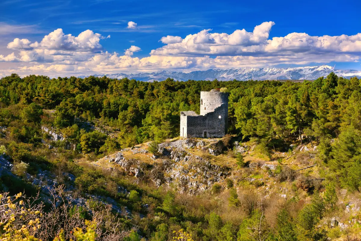 Tvrđava Kličevica, Ravni kotari