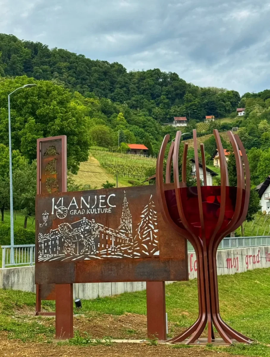 Planinarenje, zagorski bregi i ruže: jesenski izlet koji završava gin tonicom